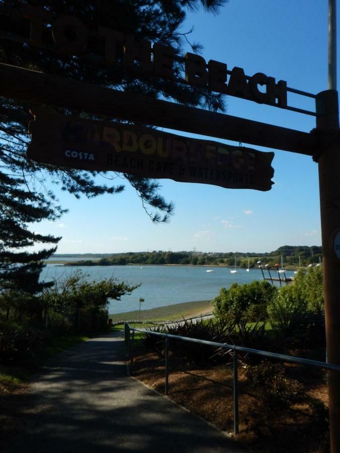 Pine Ridge 59 Rockley Park Poole With Sea View Sleeps Six Hotel Ngoại thất bức ảnh